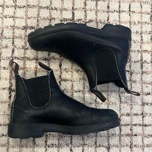 Black Blundstone Boots